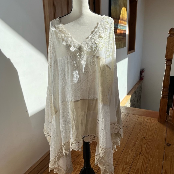 NWT Antica Sartoria Flowy Boho Gorgeous Poncho NOTE: There is a Flaw! - Picture 6 of 11